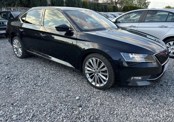 Skoda Superb cena 102200 przebieg: 235000, rok produkcji 2019 z Krzepice małe 781